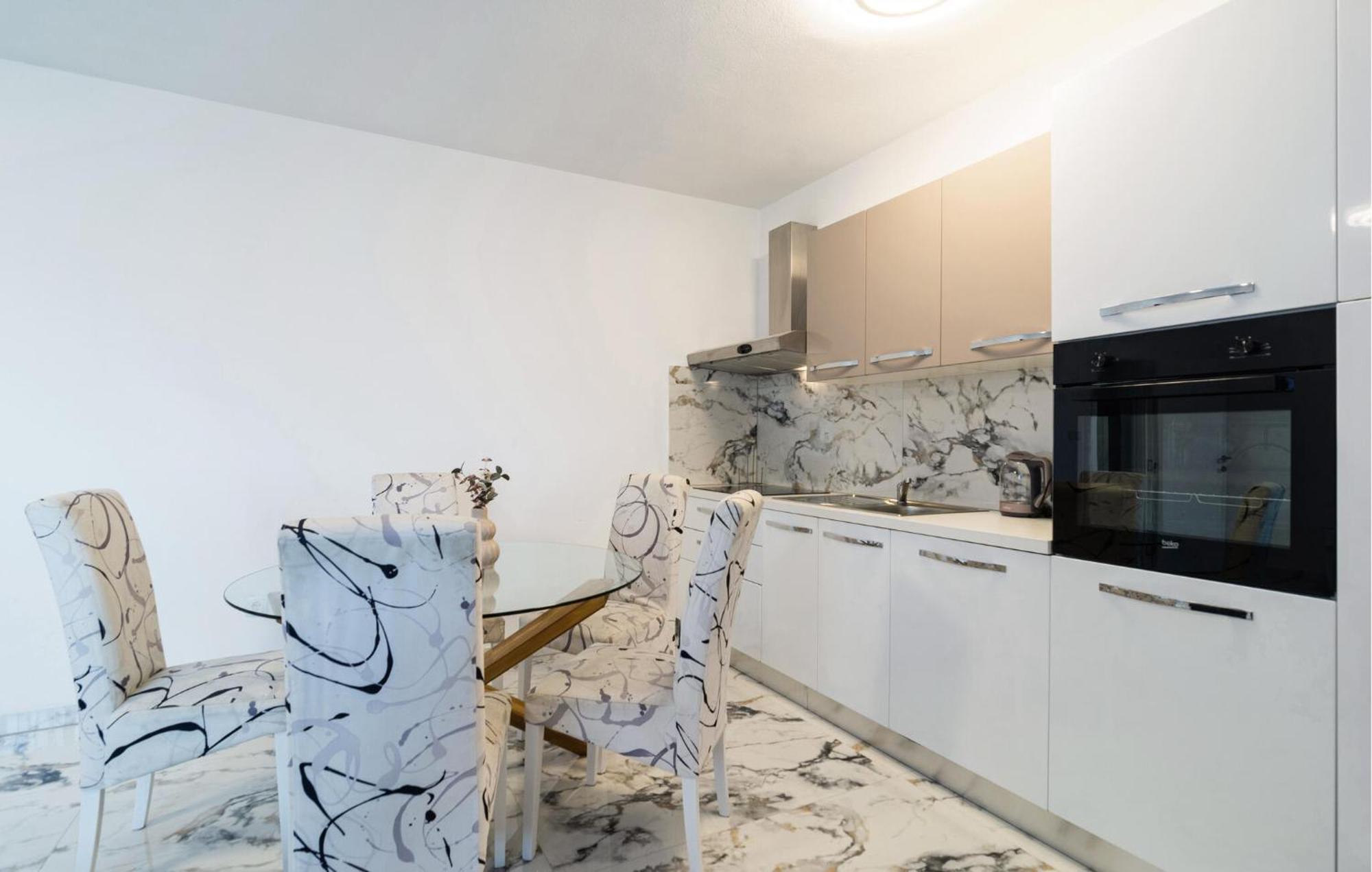 Amazing Apartment In Podstrana With Wifi 外观 照片