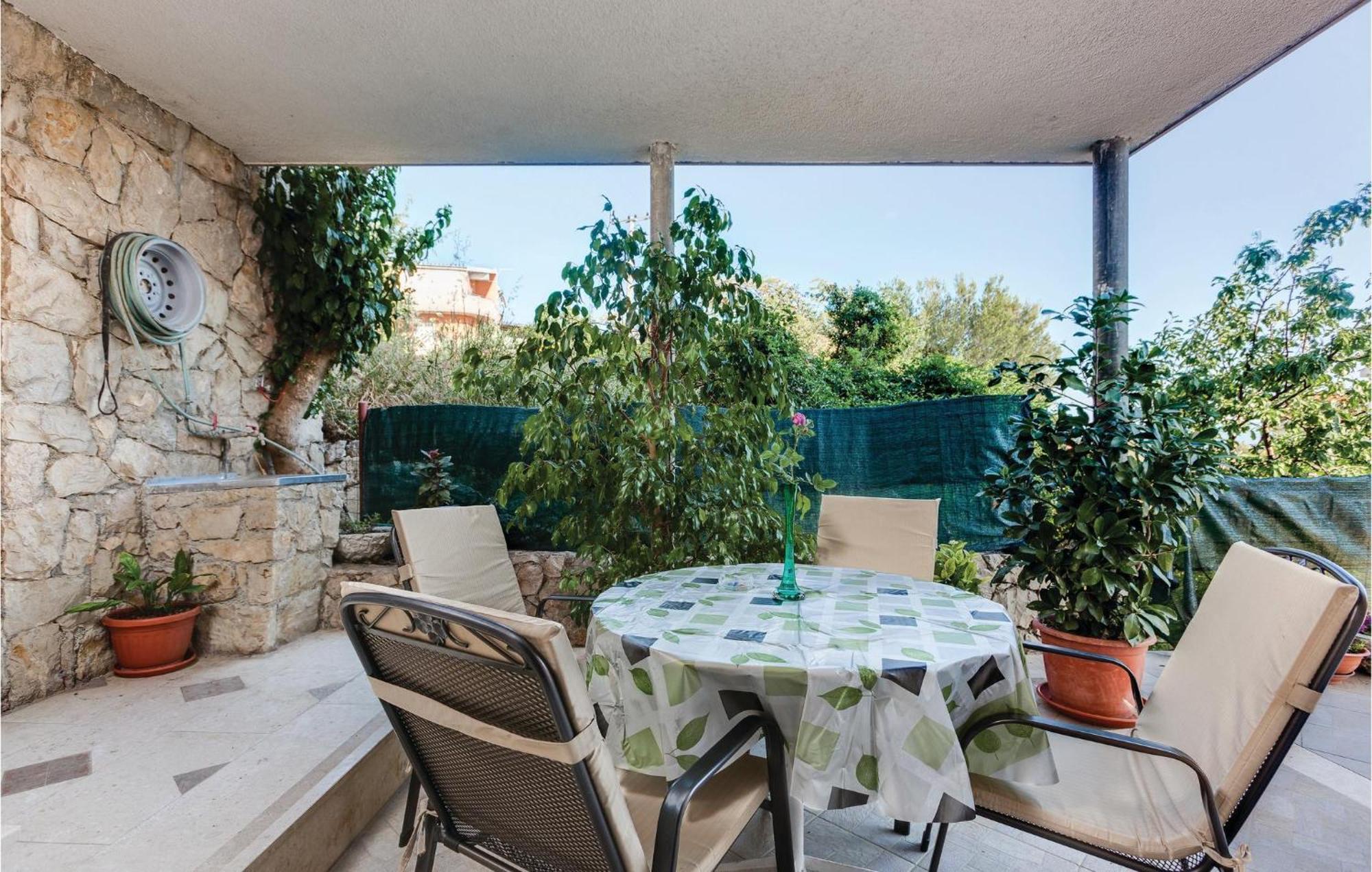Amazing Apartment In Podstrana With Wifi 外观 照片